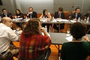 #leysinde #sgae Hace un a&ntilde;o: la reuni&oacute;n con .@alexdelaiglesia &middot; ELPA&Iacute;S.com | Cine e Internet | Scoop.it