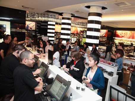 Sephora CMO Debunks A Major Stereotype About Women And Tech | Everything Pinterest | Scoop.it