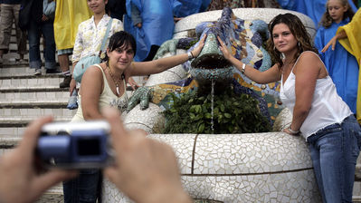 [Park G&uuml;ell] L&rsquo;entrada costar&agrave; als turistes un m&iacute;nim de 5 euros | Pla&ccedil;a Lesseps | Scoop.it