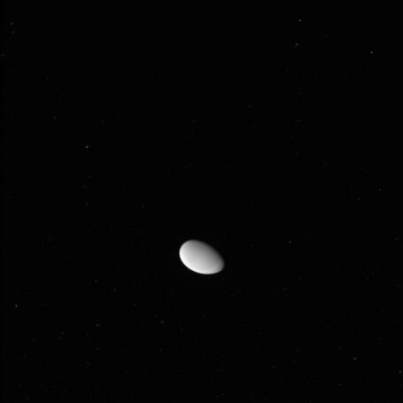 La sonda Cassini incontra per la prima volta da vicino la piccola luna Metone | astronotizie | Scoop.it