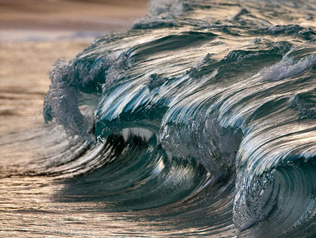 Un photographe fige dans le temps la beaut&eacute; &eacute;poustouflante des vagues | Instantan&eacute;s | Scoop.it