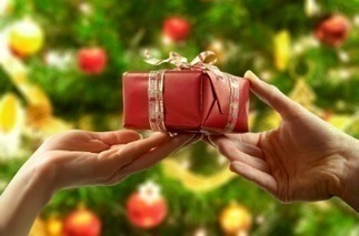 The Psychology of Gift Giving: Unique and Expensive or Ordinary but Useful? ~ Science Storiented | this curious life | Scoop.it