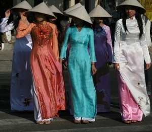 Story | An Encounter with Two Vietnamese&nbsp;Girls | Serendipitous Delight | Scoop.it