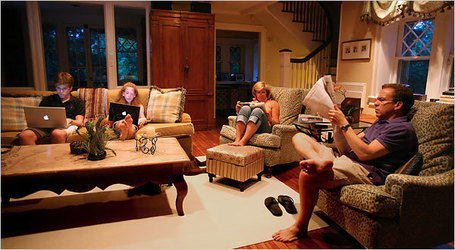 The Future of Reading - Literacy Debate - Online, R U Really Reading? - Series - NYTimes.com | The Ischool library learningland | Scoop.it