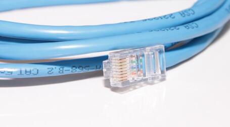 Des villageois creusent pour installer leur propre Internet. | Plume de Canard | Scoop.it