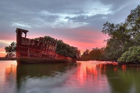 &Acirc;g&eacute; de plus d'un si&egrave;cle, un bateau abandonn&eacute; devient ... - agendaide | un peu d'HISTOIRE - GEOGRAPHIE ET OU LITTERATURE | Scoop.it