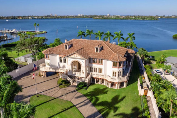 Italian-Style Villa on Florida&rsquo;s Gulf Coast Even Has Its Own Wishing Well and Turkish Bath | Real Estate Report | Scoop.it