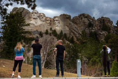 Trump is headlining fireworks at Mount Rushmore. Experts worry two things could spread: virus and wildfire. - The | Political Report | Scoop.it