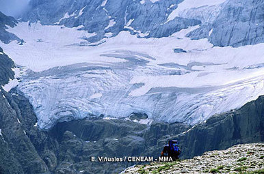 El glaciar del Perdido pierde dos metros de grosor en los años cálidos #climat #COP21 | Vallées d'Aure & Louron - Pyrénées | Scoop.it