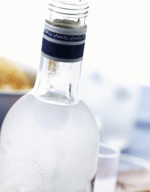 Top 10 Weird Uses for Vodka - Save Money and Reduce Chemicals with Alcohol | Strange days indeed... | Scoop.it