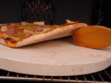 Met een pizzasteen bak je gewoon betere pizza's - italiëplein | La Cucina Italiana - De Italiaanse Keuken - The Italian Kitchen | Scoop.it