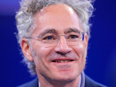 Alex Karp, CEO de Palantir, sobre el empleo en la era de la IA: "Solo hay dos tipos de trabajadores que tienen futuro" | Mi Caj&oacute;n de Ideas | Scoop.it