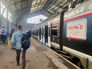 &laquo;&nbsp;On a pris notre mal en patience&nbsp;&raquo; : leur train Le Havre-Rouen-Paris est arriv&eacute;... avec six heures de retard | Veille territoriale AURH | Scoop.it