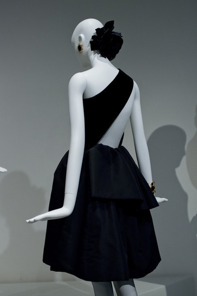 Rétrospective Hubert de Givenchy à Madrid | Les Gentils PariZiens | style & art de vivre | Scoop.it