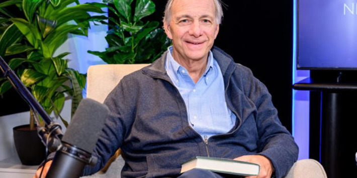 Ray Dalio was so broke early in his career he had to borrow $4,000 from his dad&mdash;and learned 2 lessons that set him on the road to billionaire status | Family Office & Billionaire Report - Empowering Family Dynasties | Scoop.it