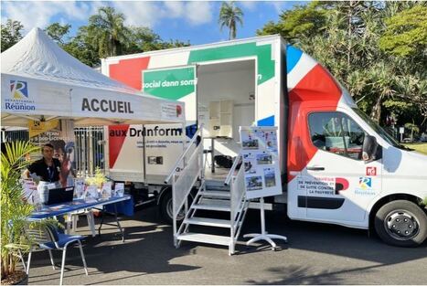 La caravane d&rsquo;acc&egrave;s aux droits poursuit sa tourn&eacute;e dans l&rsquo;&icirc;le | Strat&eacute;gie pauvret&eacute; et pacte des solidarit&eacute;s | Scoop.it