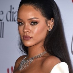 Rihanna Tour With Extra Kilos Celebs Social Images, Photos, Reviews