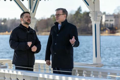 Petteri Orpo tapasi Ukrainan Volodymyr Zelenskyin Vilnassa | 1Uutiset - Lukemisen tähden | Scoop.it