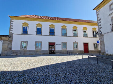 Infiltrations, archives menac&eacute;es : l&rsquo;alerte sur la biblioth&egrave;que d&rsquo;&Eacute;vora avant 2027 | La Biblioth&egrave;que de l'&Eacute;cole nationale des chartes-PSL vous accompagne dans la pr&eacute;paration aux concours | Scoop.it