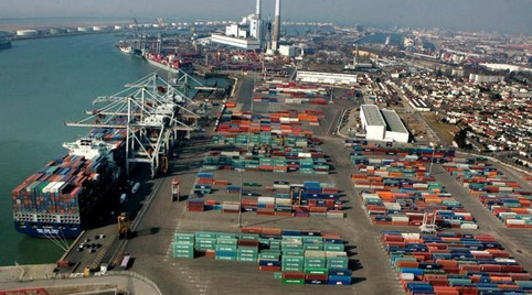 Le Havre - Les professionnels du port tirent la sonnette d’alarme | Veille territoriale AURH | Scoop.it