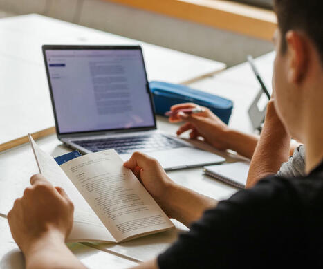 El mundo se fija en Corea del Sur y en sus libros de texto con IA | Opinión | EL PAÍS | Educación | Scoop.it