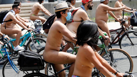 FKK-Bewegung &ndash; auf dem Rad!: Der World Naked Bike Day strampelt erstmals durch Berlin | Kompass-Aktuell | Scoop.it