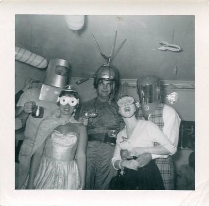 Well, hello there, space-age Halloween! | Kitsch | Scoop.it