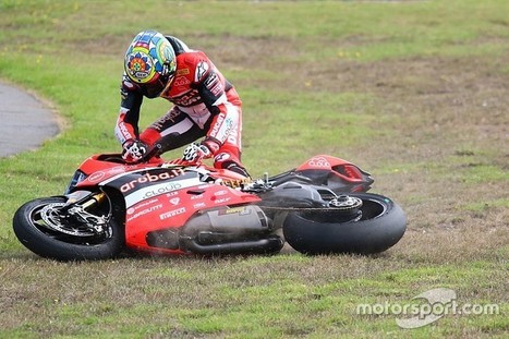 Davies has no regrets over "risky move" in Phillip Island Race 2 | Ductalk: What's Up In The World Of Ducati | Scoop.it