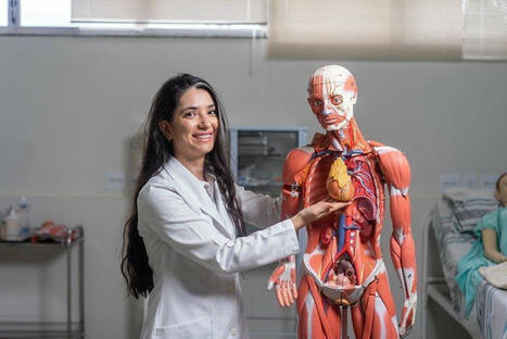 Governo cria bolsa de R$ 700 para estudantes de medicina de baixa renda | Inovação Educacional | Scoop.it