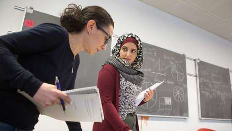 Zurück zur Schule: Universität bildet Flüchtlinge zu Lehrern aus | Flüchtlinge in Schulen - refugees in schools | Scoop.it