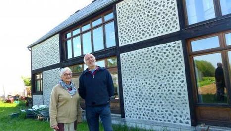 Le Favril (59) : la maison du bonheur a des murs en bois cordé pour Sylvie et François | Build Green, pour un habitat écologique | Scoop.it