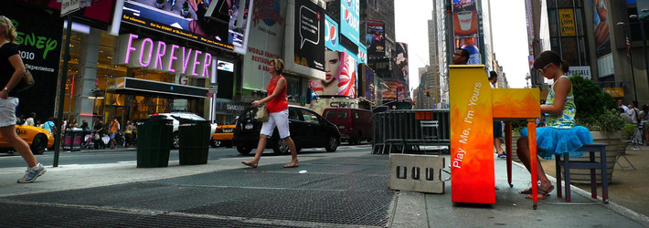 Play Me, I&rsquo;m Yours | Street Pianos | Walking On Sunshine | Scoop.it