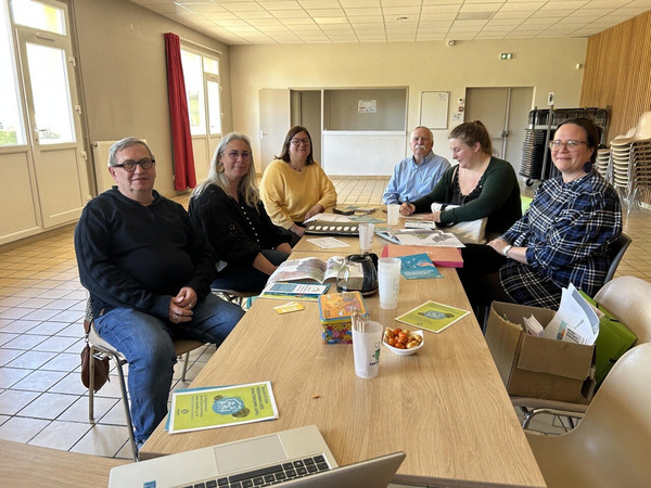 Des aidants familiaux et b&eacute;n&eacute;voles du Pays de Bray &eacute;changent sur l'accompagnement des personnes vuln&eacute;rables | Aidants | Scoop.it