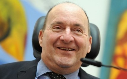 "Je suis bien content qu'on ne m'ait pas d&eacute;branch&eacute;" dit  Philippe Pozzo di Borgo | D&eacute;pendance et fin de vie | Scoop.it