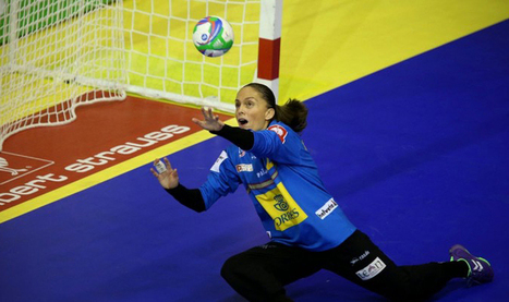 Silvia Navarro, una plata forjada desde atr&aacute;s | Balonfemme | Scoop.it