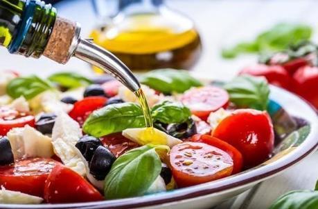Problèmes cardiovasculaires : le régime méditerranéen à base d'huile d'olive ou de noix fait baisser le risque | Huiles végétales | Scoop.it