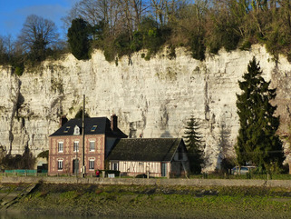 Pourquoi y a-t-il des falaises à Rouen et autour des boucles de la Seine ? « C'est une histoire fascinante ! » | Veille territoriale AURH | Scoop.it