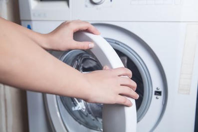 Kodinkonehuoltaja kertoo, miten h&auml;n ei pesisi pyykki&auml; &ndash; t&auml;llainen pesuaine j&auml;&auml; kauppaan | 1Uutiset - Lukemisen t&auml;hden | Scoop.it