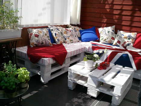 Outdoor Balcony Lounge | 1001 Pallets ideas ! | Scoop.it