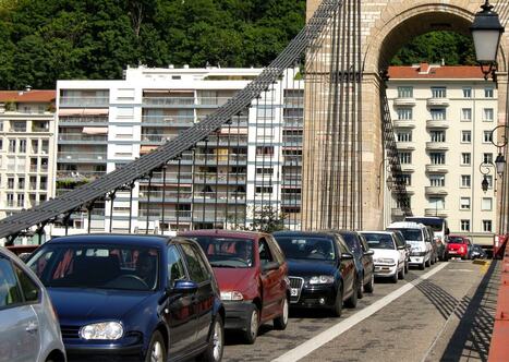 Place de la voiture en ville&nbsp;: un sujet clivant pour les municipales, selon un sondage | Banque des Territoires | La SELECTION du Web | CAUE des Vosges - www.caue88.com | Scoop.it