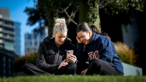 Social media and mental health: Why children aged 12 to 13 are at the highest risk, according to a decade-long study | eParenting and Parenting in the 21st Century | Scoop.it