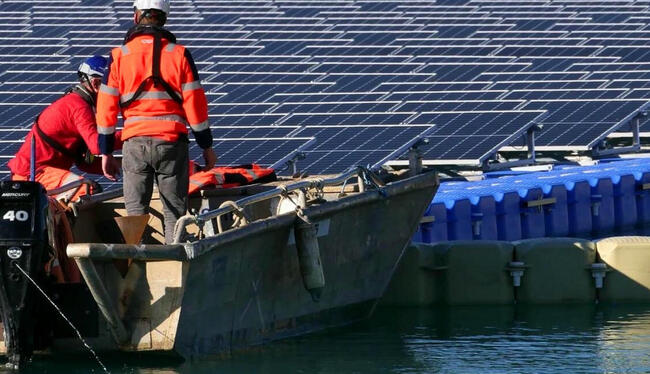 Le solaire flottant pourrait satisfaire 100 % des besoins en électricité de certains pays