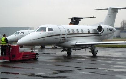 Le Phenom 300 : un bir&eacute;acteur d&rsquo;affaires &agrave; la port&eacute;e des priv&eacute;s ? | AERONAUTIQUE NEWS - AEROSPACE POINTOFVIEW - AVIONS - AIRCRAFT | Scoop.it