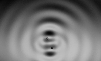 Bouncing droplets simulate Zeeman effect | Dr. Goulu | Scoop.it