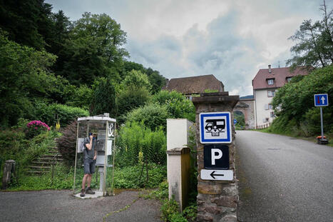 Engouement "vintage" pour la dernière cabine téléphonique de France | Découvrir, se former et faire | Scoop.it