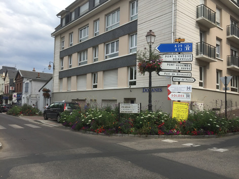 Affichage sauvage pour les soldes du village des marques | Une semaine d'actu - Newsletter de veille de l'AURH | Scoop.it