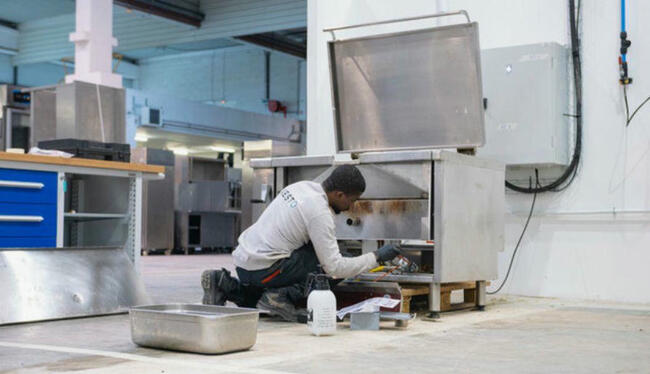 Lave-vaisselles, frigidaires, fours professionnels... Vesto reconditionne dans son usine de Compans