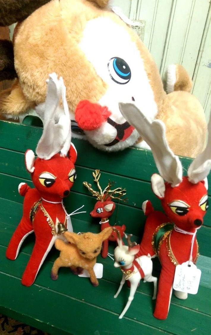We have reindeer; yes, we do! | Antiques & Vintage Collectibles | Scoop.it