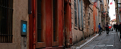 Arles : les murs s’habillent d’un balisage urbain innovant | InnovCity | Plusieurs idées pour la gestion d'une ville comme Namur | Scoop.it