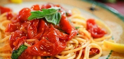 Il piatto del giorno – Spaghetti con pomodorini fresco e basilico | Cibando Blog | La Cucina Italiana - De Italiaanse Keuken - The Italian Kitchen | Scoop.it